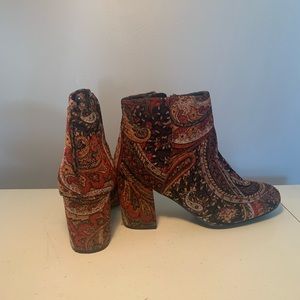 Patterned booties